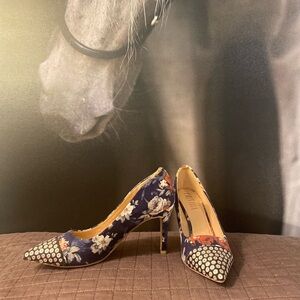 FLORAL AND SEQUINED HEELS